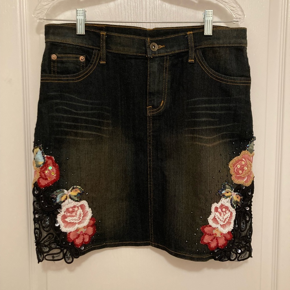 Denim Skirt SZ L New Hand Beaded Appliqué’s Trim. 6 in long trim on bottom sides